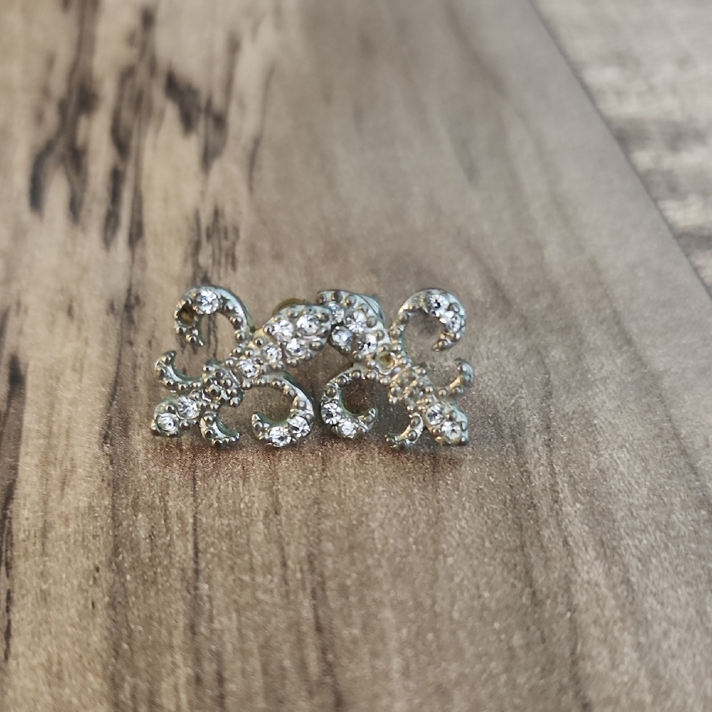 Elegant Silver and Gold Rhinestone Ring